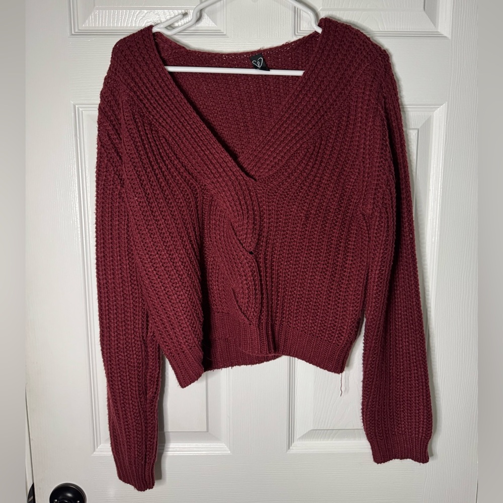 Women’s Size M Sweater - red/burgundy